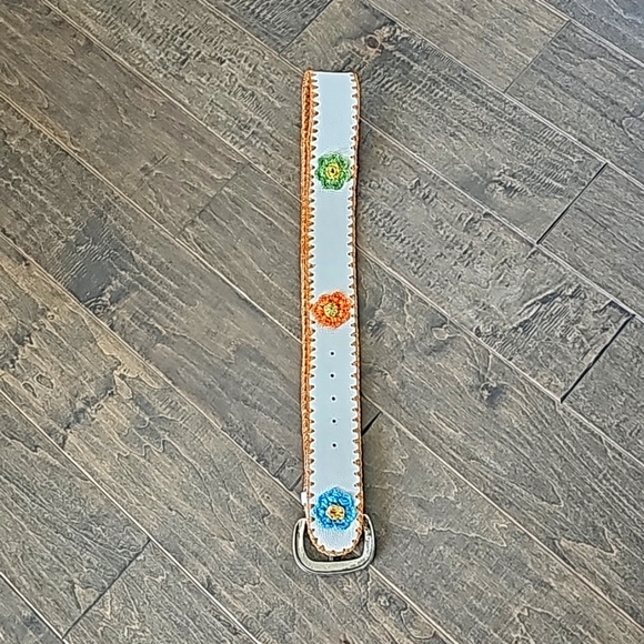 Women's Genuine Leather Boho Style Flowered Belt - Size Large - Picture 3 of 9